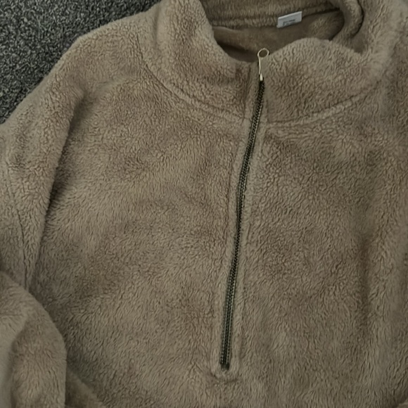 Old navy, crop zip up - Picture 3 of 3